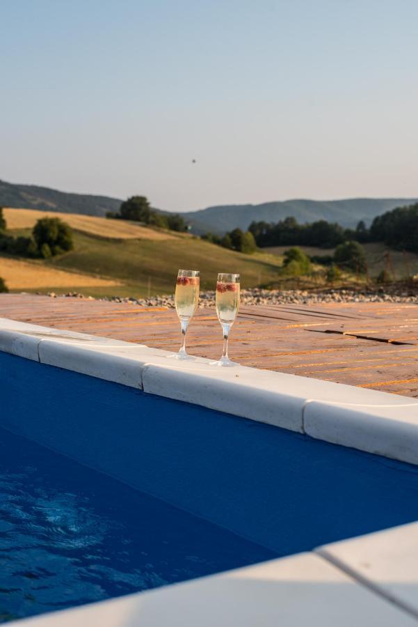 Penzion Skriveni Raj Gornji Milanovac Exteriér fotografie