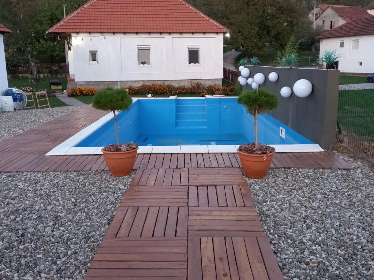 Penzion Skriveni Raj Gornji Milanovac Exteriér fotografie